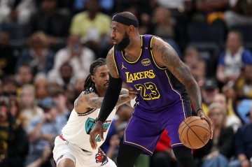 开云体育网址-比斯利：孟菲斯对有钱人很危险 亿万富翁老詹肯定不想去那挨枪子