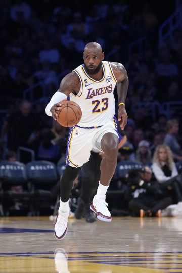 开云体育在线-名嘴夏普：说詹姆斯老了的人在哪？还说他不再是球队领袖了？