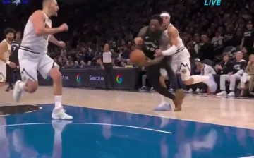 开云体育网址-戈登身后拉拽兰德尔犯规，芬奇抱怨裁判应该回看录像