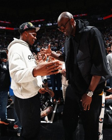 开云-新老狼王！NBA官方分享加内特与爱德华兹互相拥抱致意的瞬间